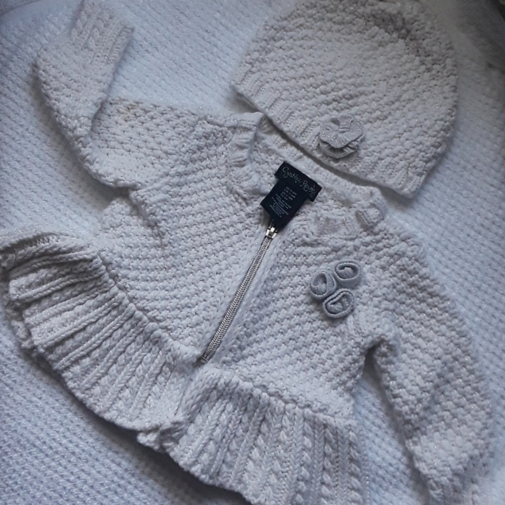 Beautiful White Knit Sweater w Matching Hat